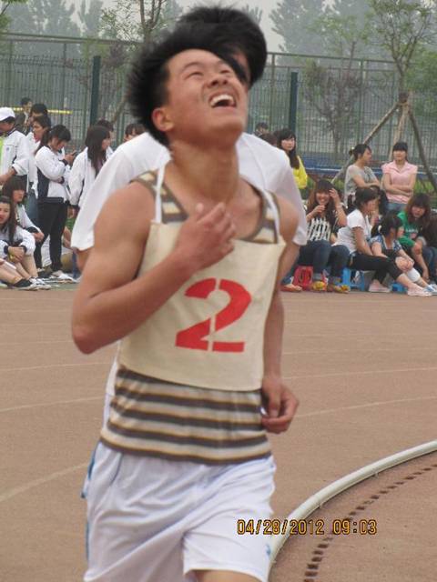 男子五千米比赛中